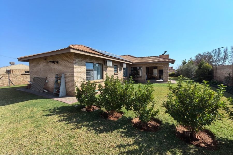 3 Bedroom Property for Sale in Hillcrest Northern Cape